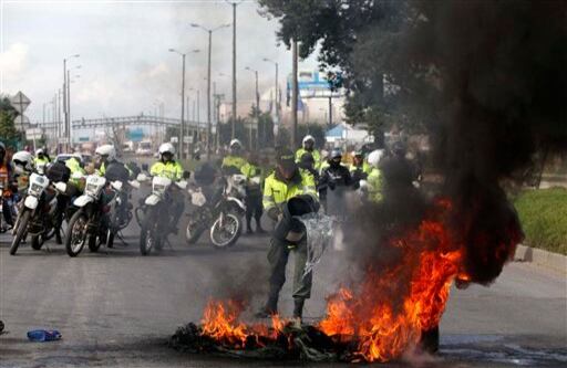 Ante los bloqueos, las estaciones Tintal, Patio Bonito y Portal de las Américas no prestan servicio.