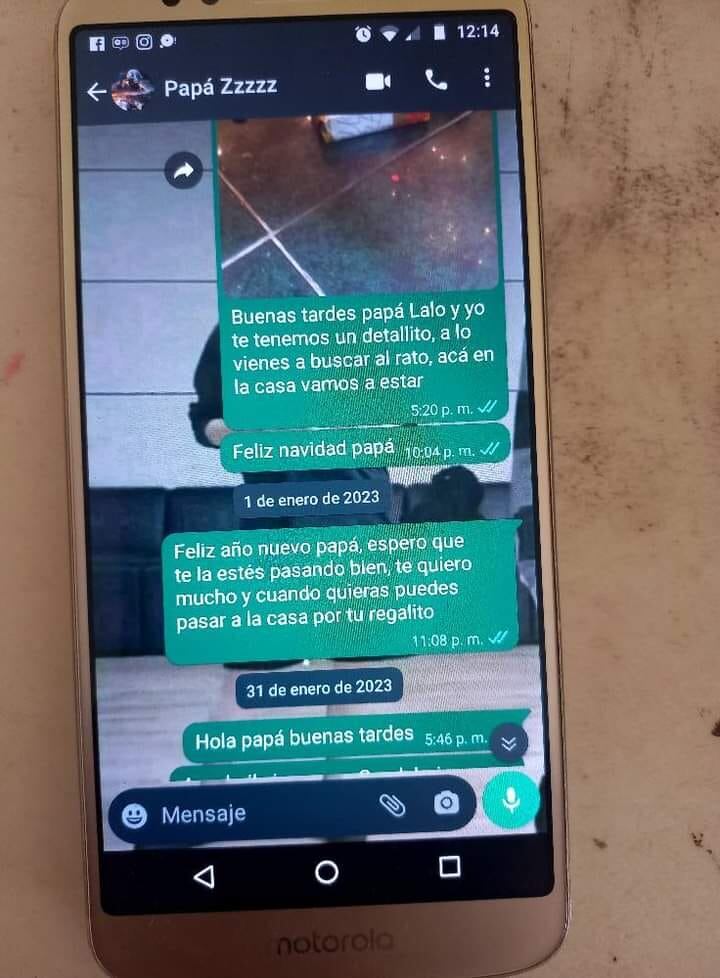 El sujeto ignoró completamente a su hija y ni siquiera respondió sus mensajes deseándole un feliz año nuevo.