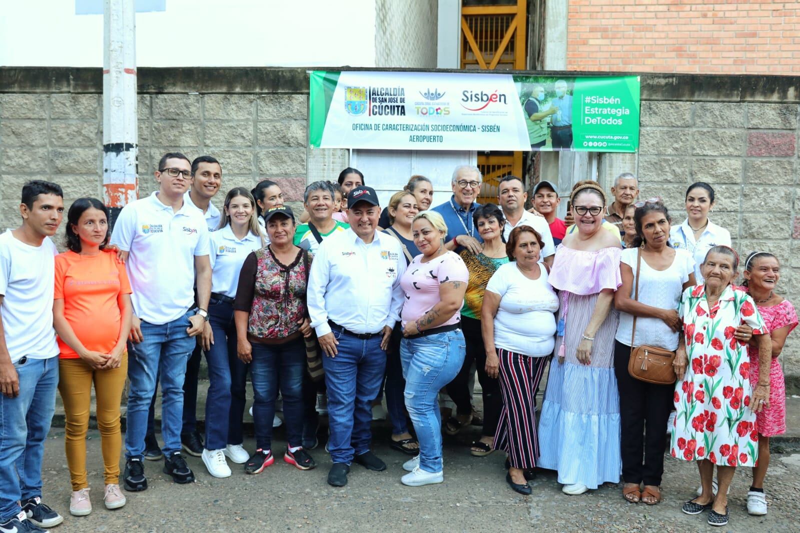 Los beneficiarios son los habitantes de la comuna 6.