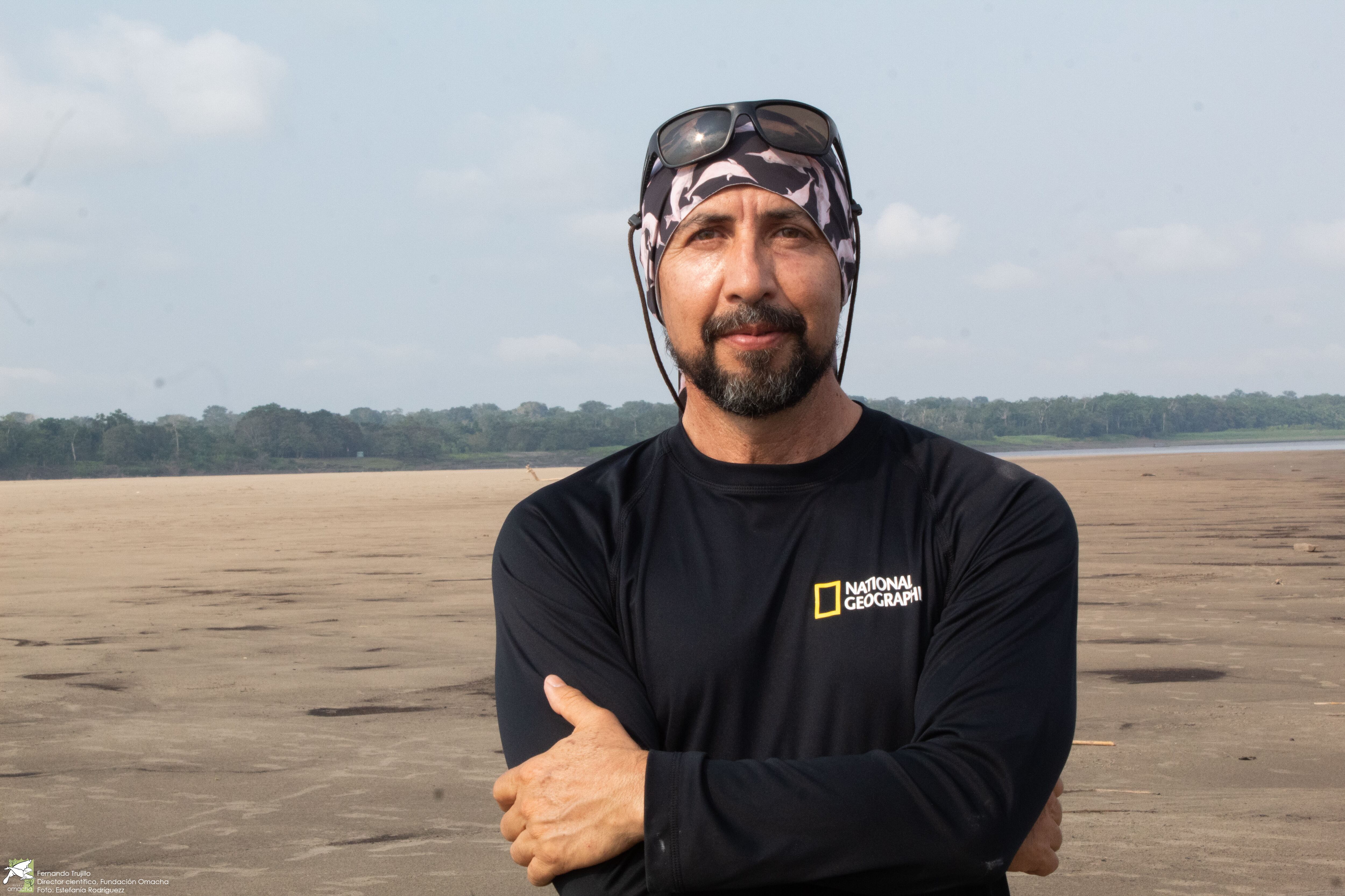 Fernando Trujillo, el guardián de los delfines.