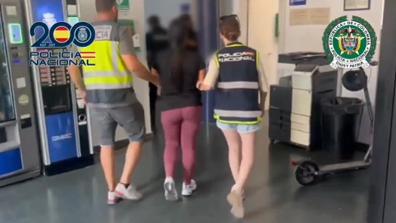 Catherin Román González se hizo pasar por médica en varias clínicas.