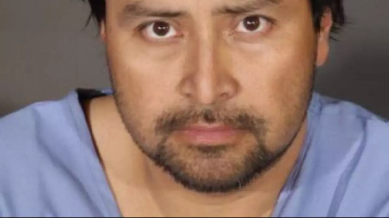 El entrenador de fútbol local es señalado de asesinato de un menor de 13 años que jugaba en su equipo.