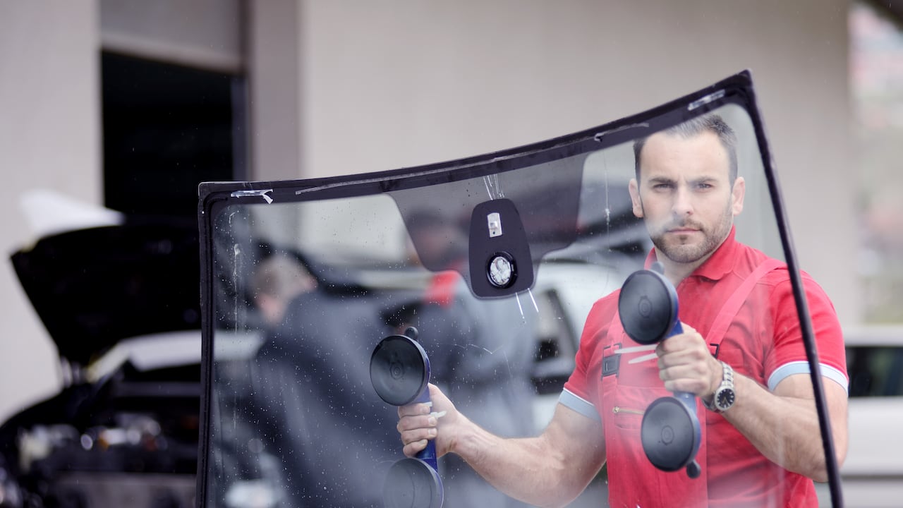 El parabrisas es clave para la seguridad del vehículo.