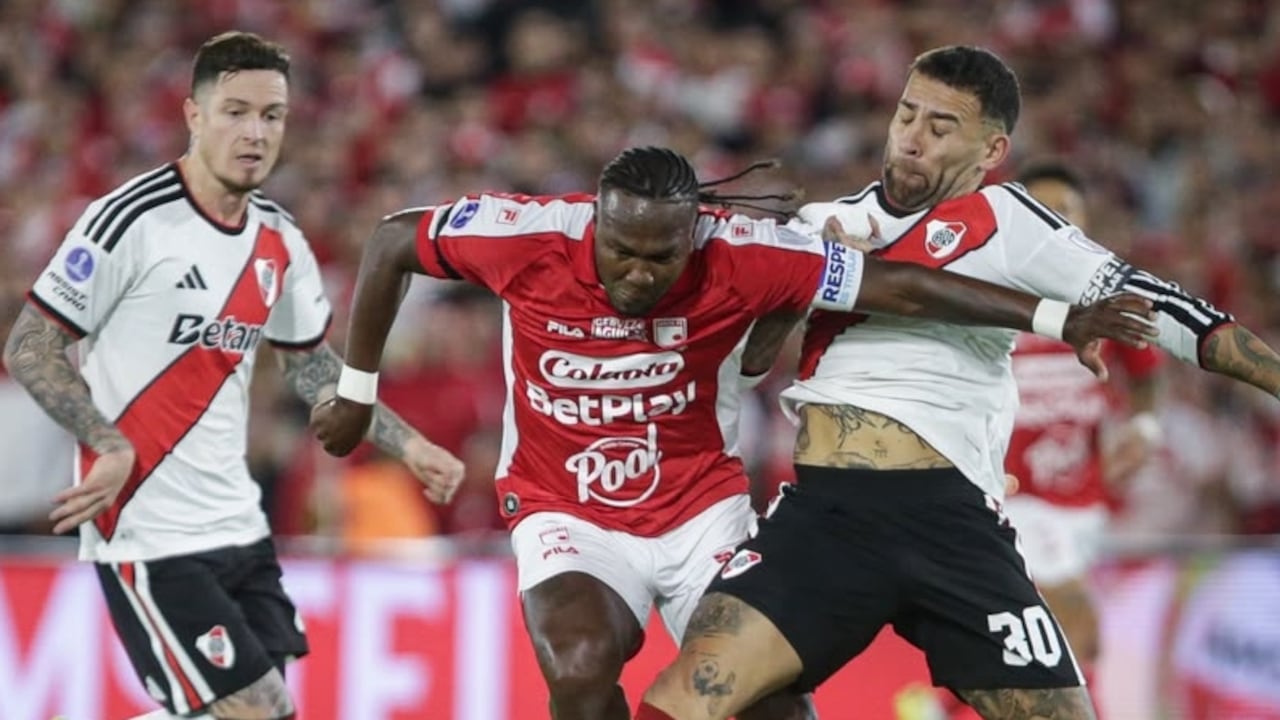 Hugo Rodallega contra River Plate.