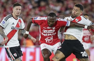 Hugo Rodallega contra River Plate