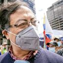 El senador Gustavo Petro salió a marchar esta semana, por primera vez, desde que se inició el paro. A lo largo de su carrera pública, ha visto en las movilizaciones una de sus principales herramientas políticas.