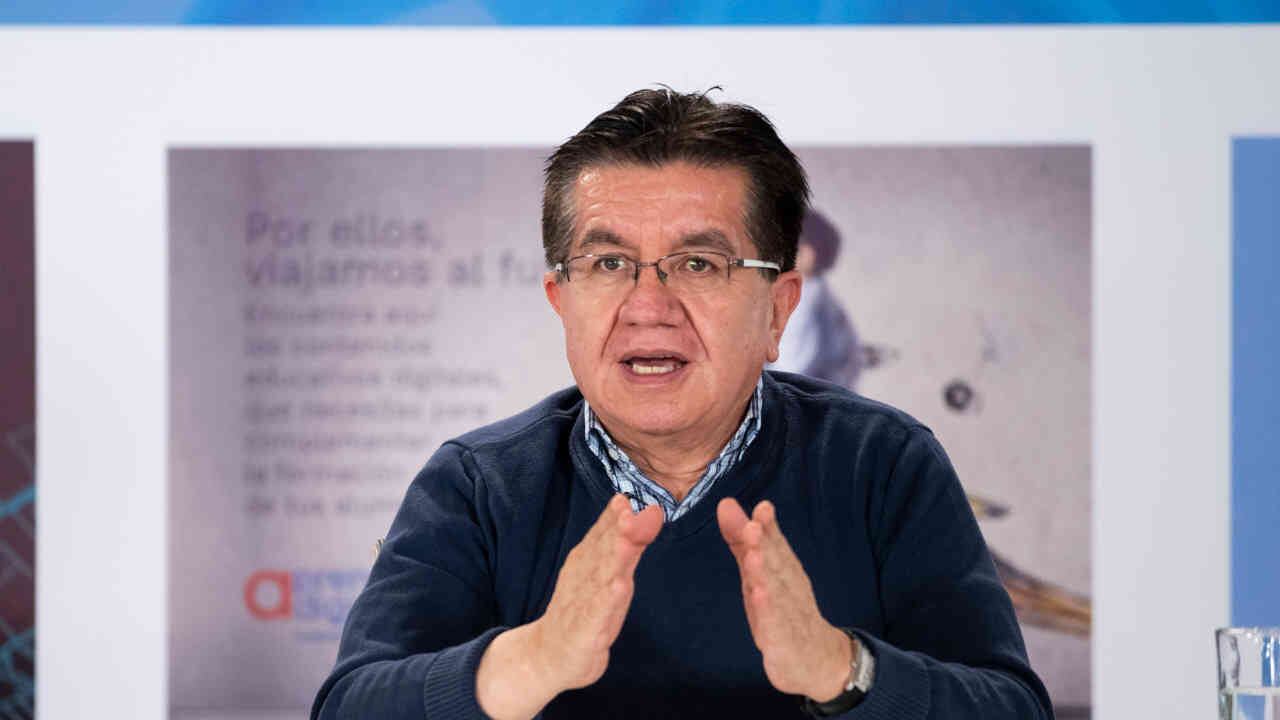 "Tenemos que ir definiendo desde el Ministerio todo lo que será el proceso de vacunación para 50 millones de personas, lo que involucra priorizar aquellas con mayor riesgo como mayores de 70 años o con comorbilidades”, indicó el ministro.