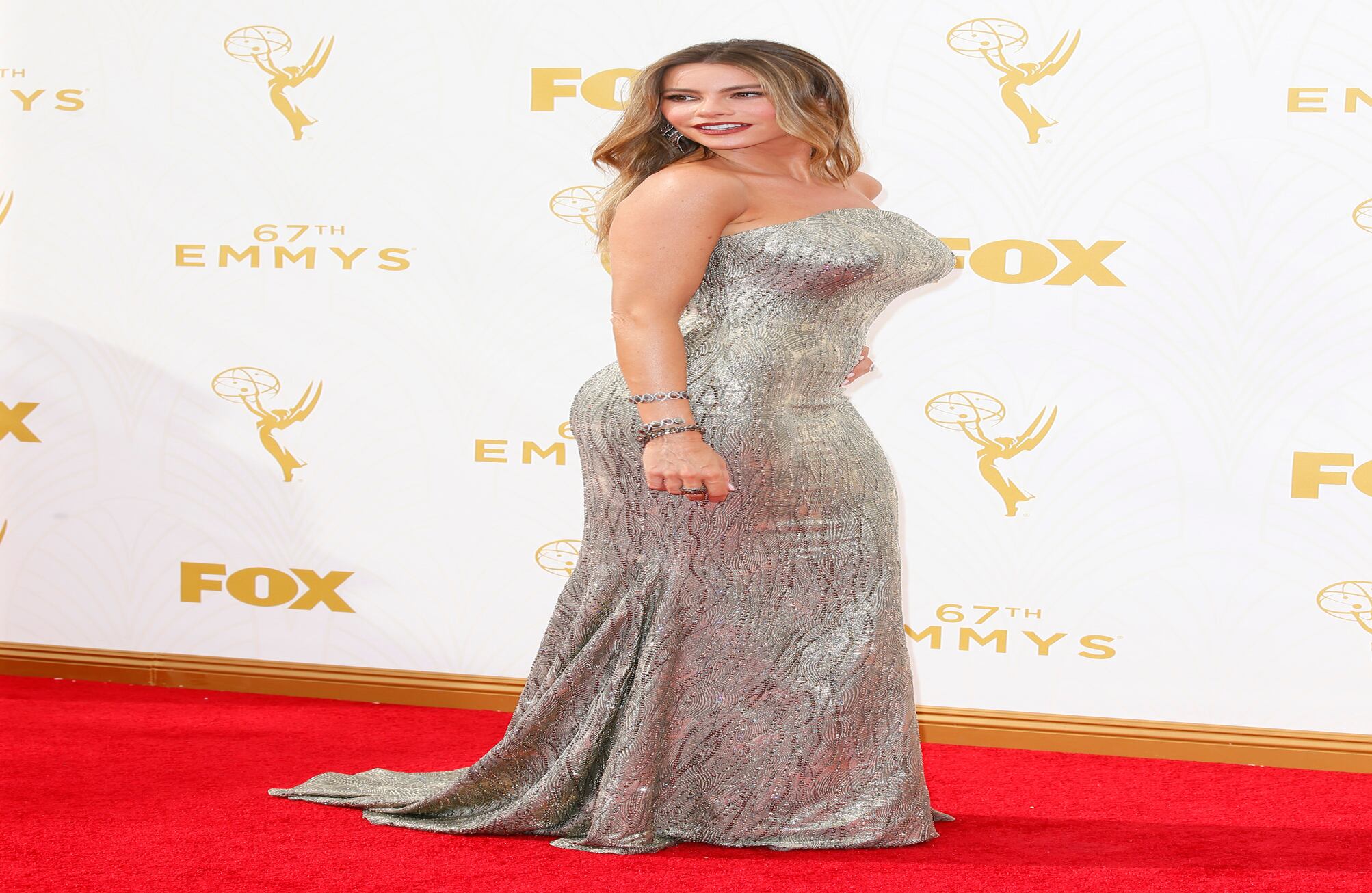 La barranquillera lució un vestido de la casa de moda St. John. Foto: AP. 