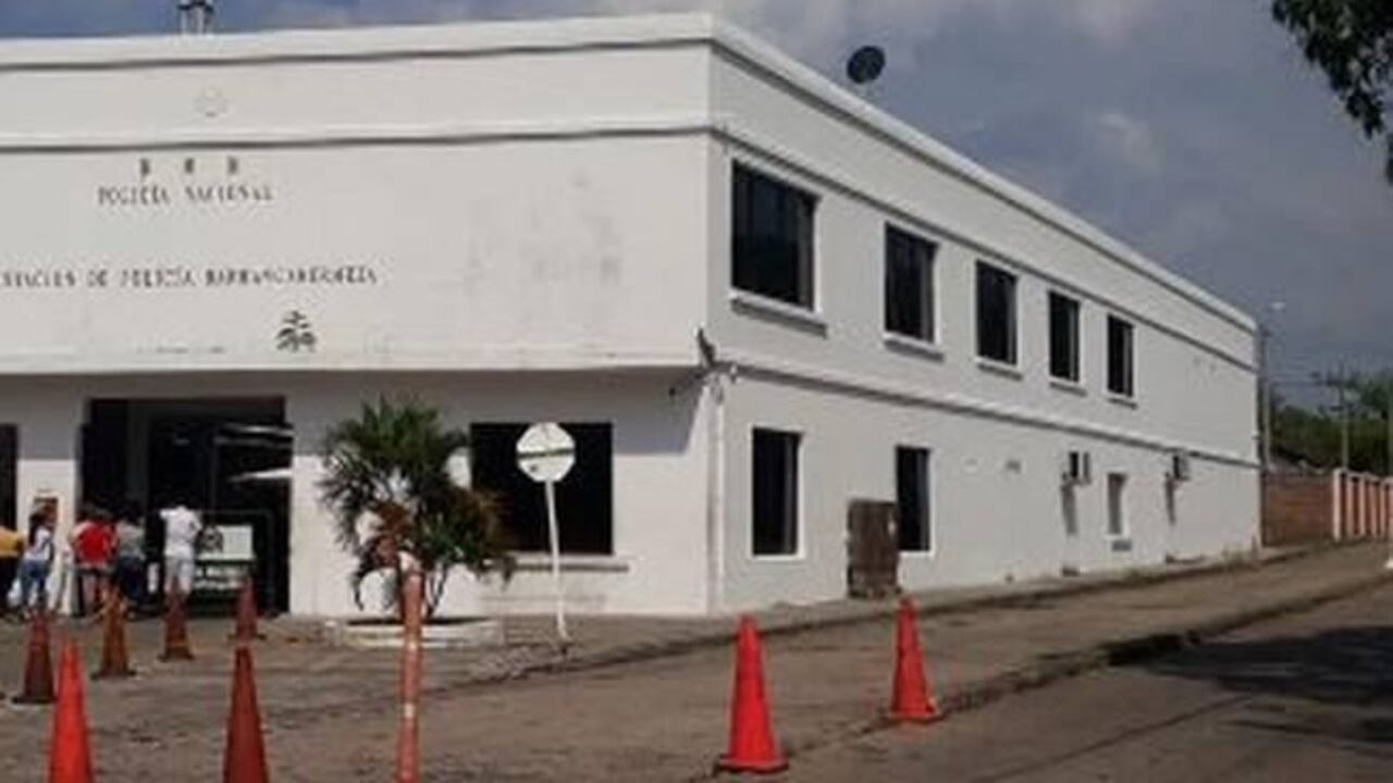 Estación de Policía en Barrancabermeja, Santander.