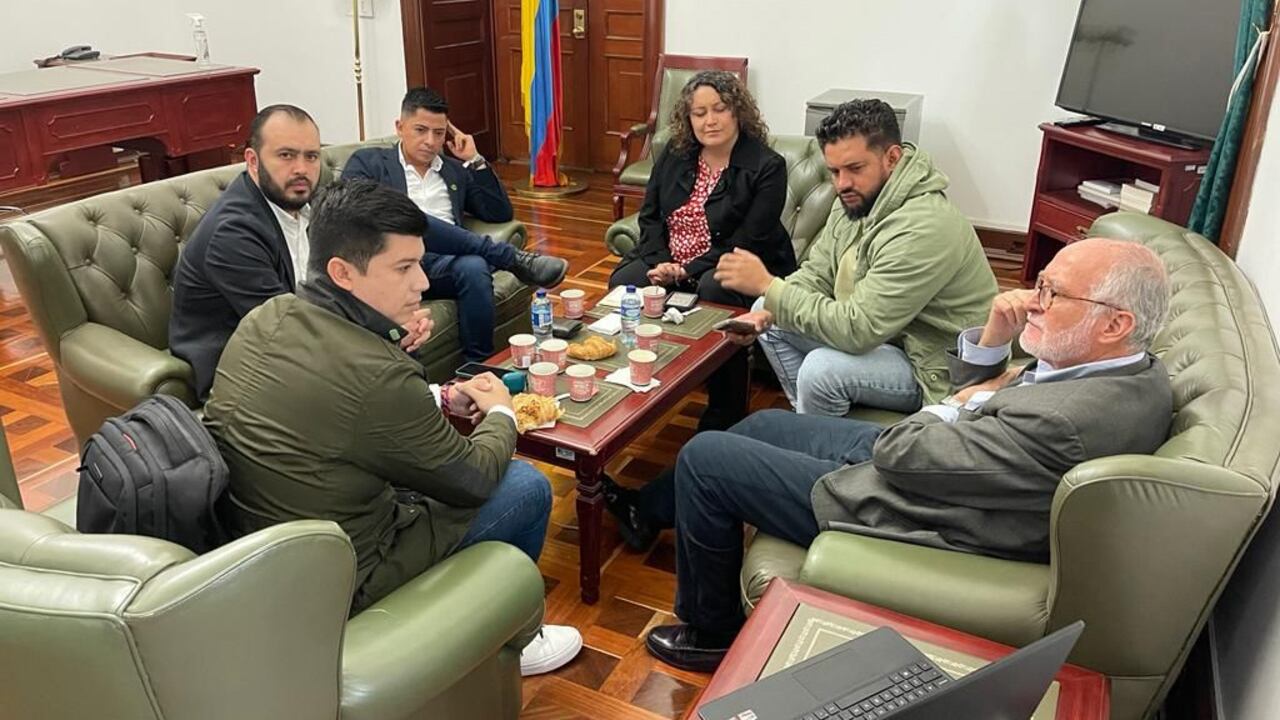 Primera reunión de bancada del Senado de la coalición Verde Centro Esperanza.