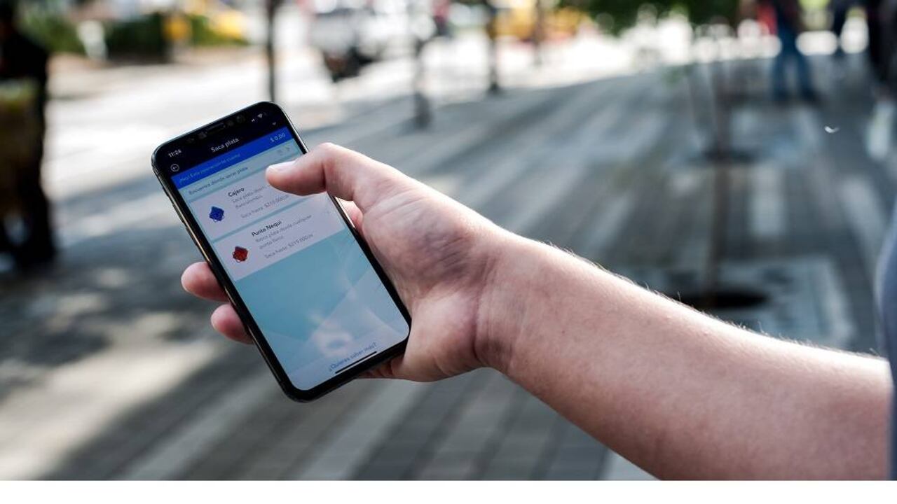 La opción en la app estará disponible desde el 24 de octubre de 2020, como extensión de la tarjeta digital, “para que los usuarios realicen compras presenciales o en línea, en comercios colombianos e internacionales”, según explicó Nequi.