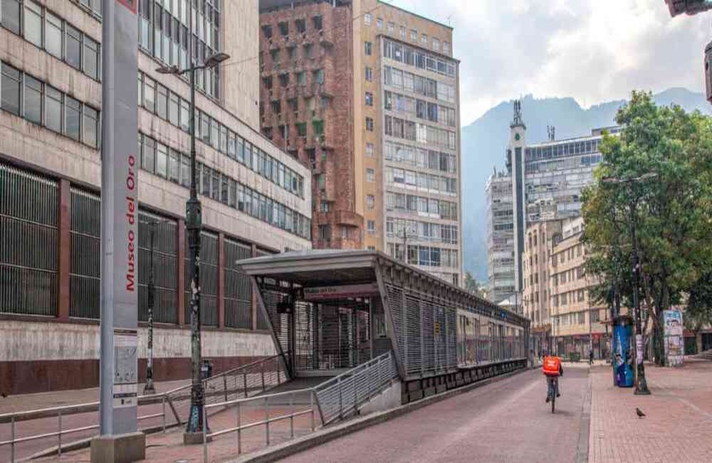 El Ejército Nacional de hecho ha llevado a cabo jornadas de desinfección en las principales bases militares de la ciudad, beneficiando a los habitantes de los barrios aledaños. Clara Moreno-SEMANA