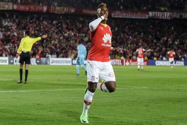 Johan Arango con la camiseta de Independiente Santa Fe.