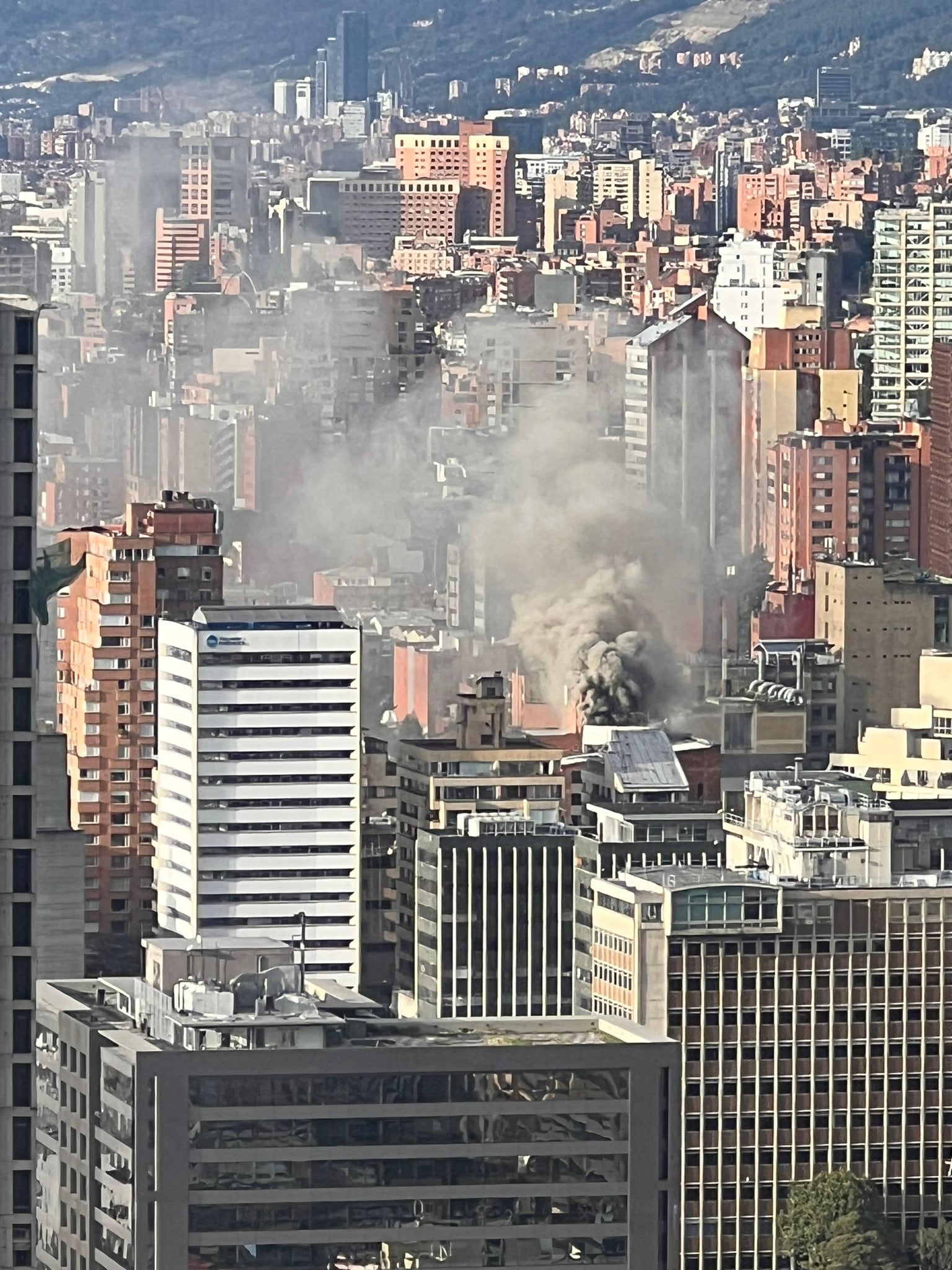 El incendio inicio cerca de las 5:00 de la tarde.