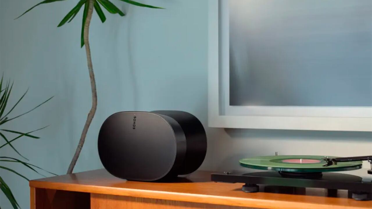 Este altavoz cuenta con tecnología Trueplay que adapta el audio en función al espacio en donde se encuentra.