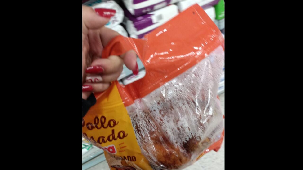 Tiendas Ara ha superado los 11 millones de pollos vendidos anualmente, superando a los tradicionales asaderos de pollo en Colombia.