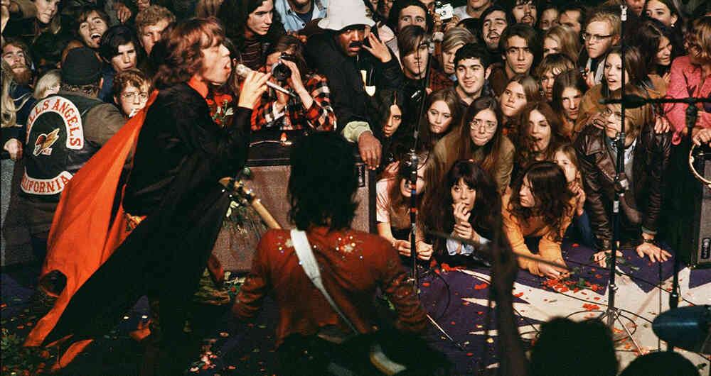 Mick Jagger durante el recordado show de The Rolling Stones en Altamont, California, en diciembre de 1969, el mismo año que salió 'Let It Bleed'.