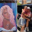 Karol G y una fan que le pintó un cuadro