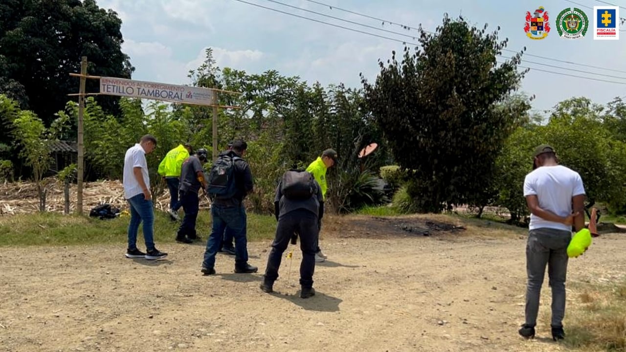 La Fiscalía adelanta las acciones pertinentes para establecer quiénes son los responsables de dos homicidios perpetrados en un predio ubicado en el municipio de Padilla, en la localidad El Tetillo, al norte del departamento del Cauca.