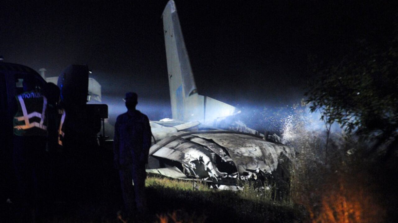 Ucrania: avión militar se estrelló y 22 personas murieron. (AP Photo)