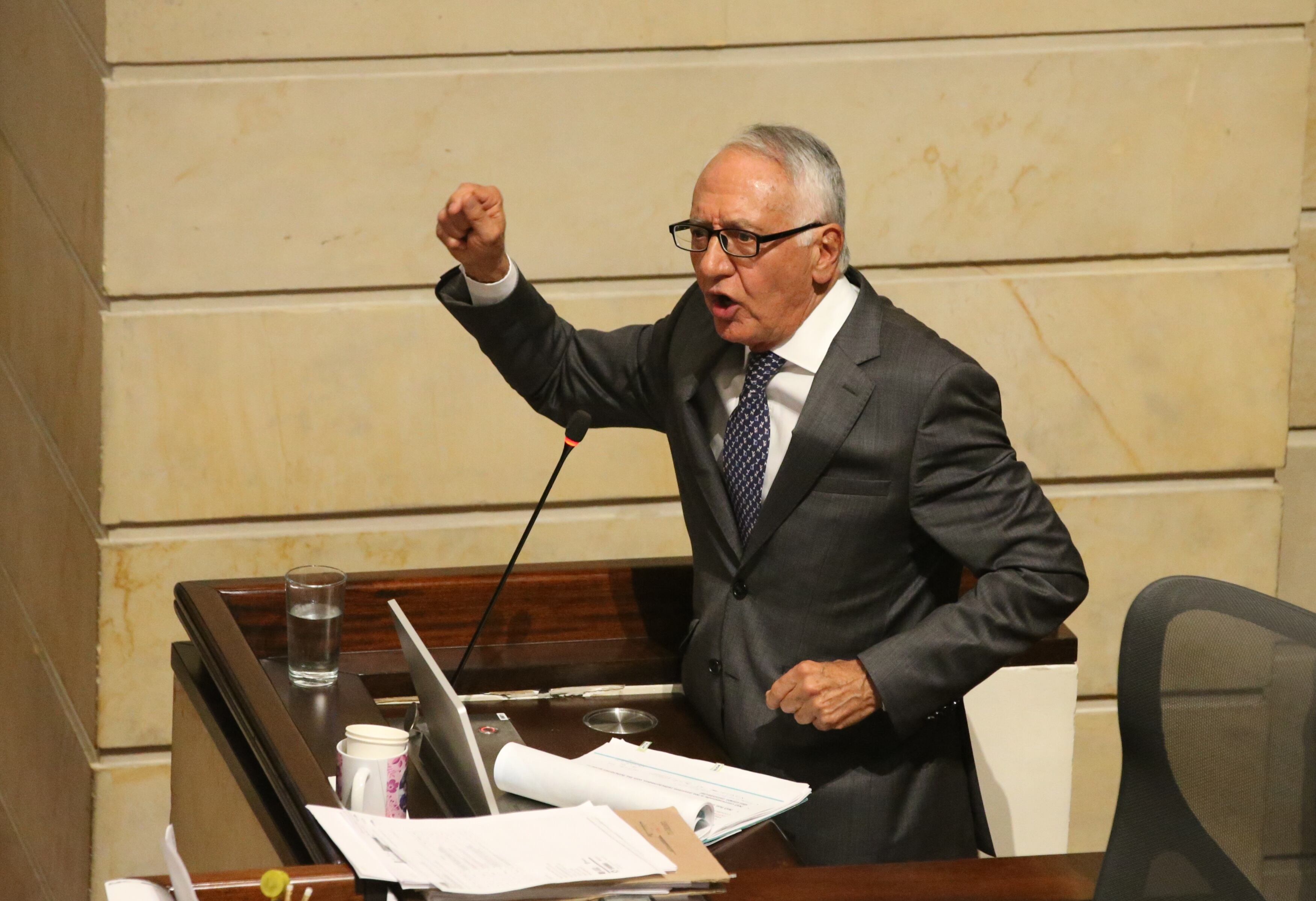 Moción de censura Ministro de salud, Guillermo Alfonso Jaramillo