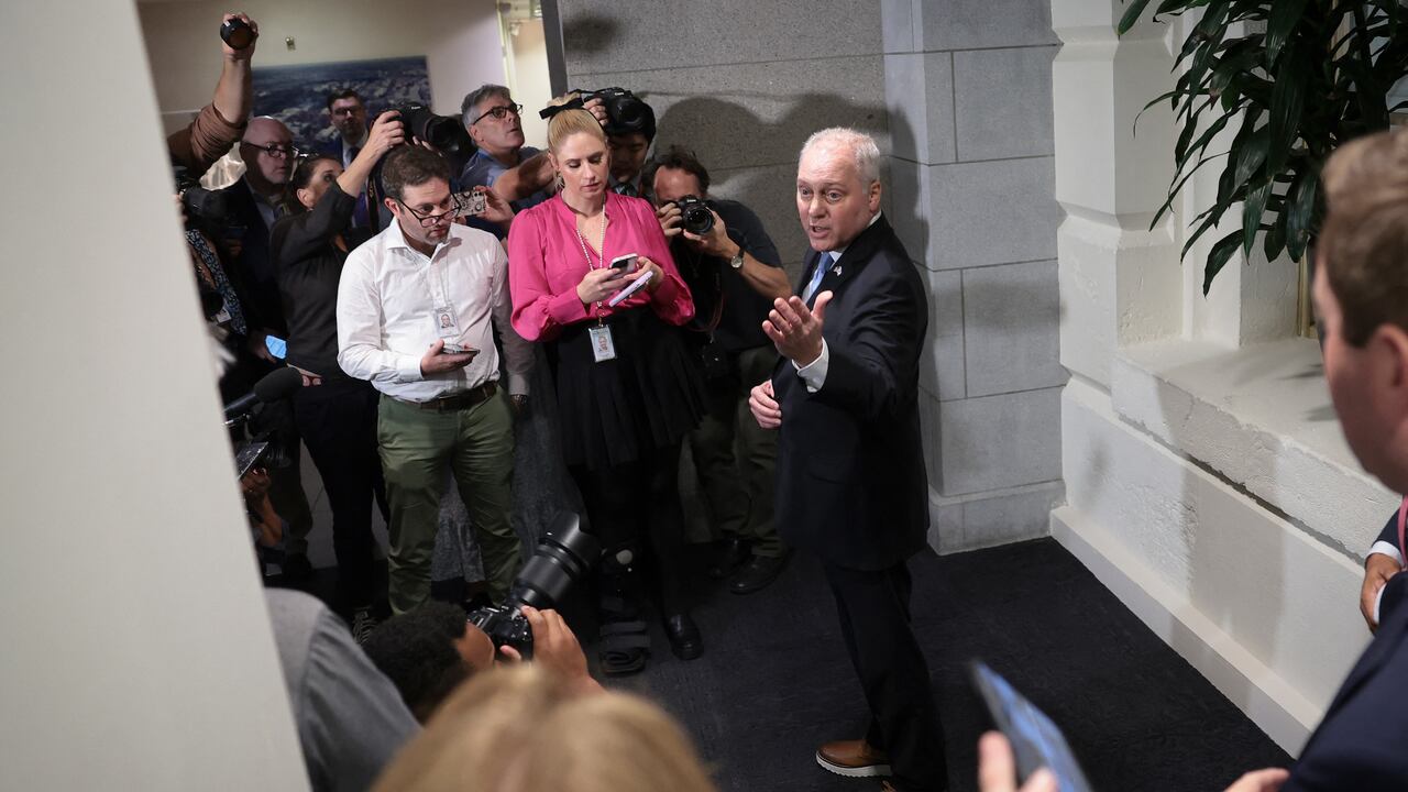 Los republicanos de la Cámara de Representantes están trabajando para elegir un nuevo presidente después de que la Cámara aprobara una moción de anulación que destituyó al expresidente de la Cámara Kevin McCarthy (R-CA) de su cargo.