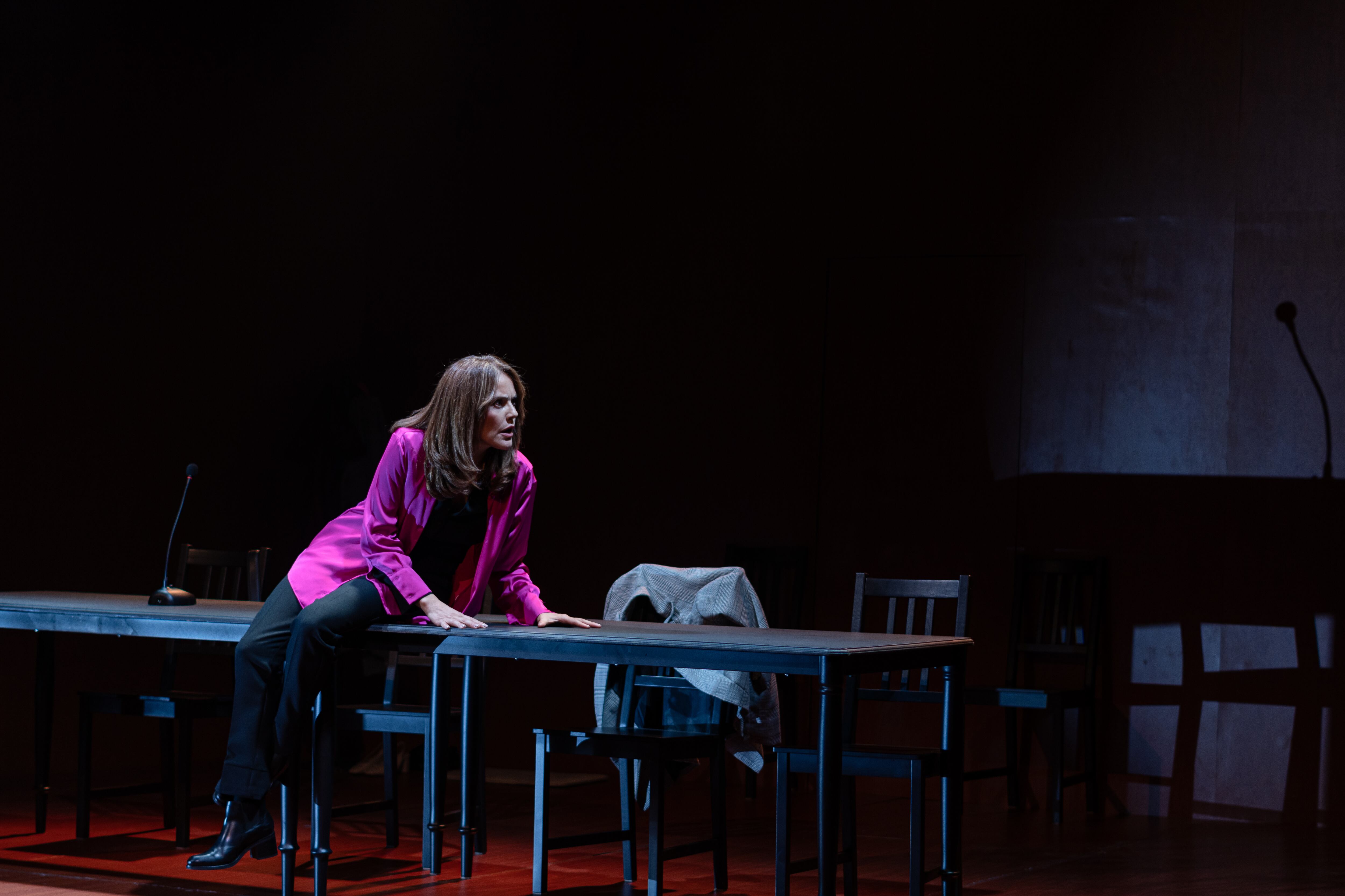 Cristina Umaña en 'Prima Facie', adaptación de Nicolás Montero de la obra de Suzie Miller, en el Teatro Nacional 2024.