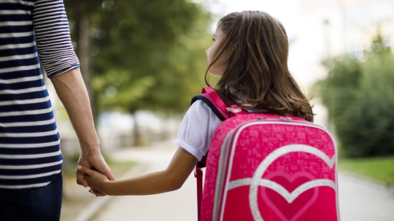 Esta abierta la convocatoria para que Jóvenes colombianos trabajen de niñeras o enfermeros en Estados Unidos, Bélgica, Alemania, Francia y Austria. Foto de contexto: GettyImages.