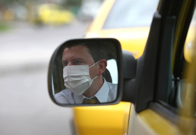 El Departamento Administrativo de Seguridad (DAS) tiene habilitada la línea 153, que atiende las 24 horas al día, cualquier tipo de emergencia. 