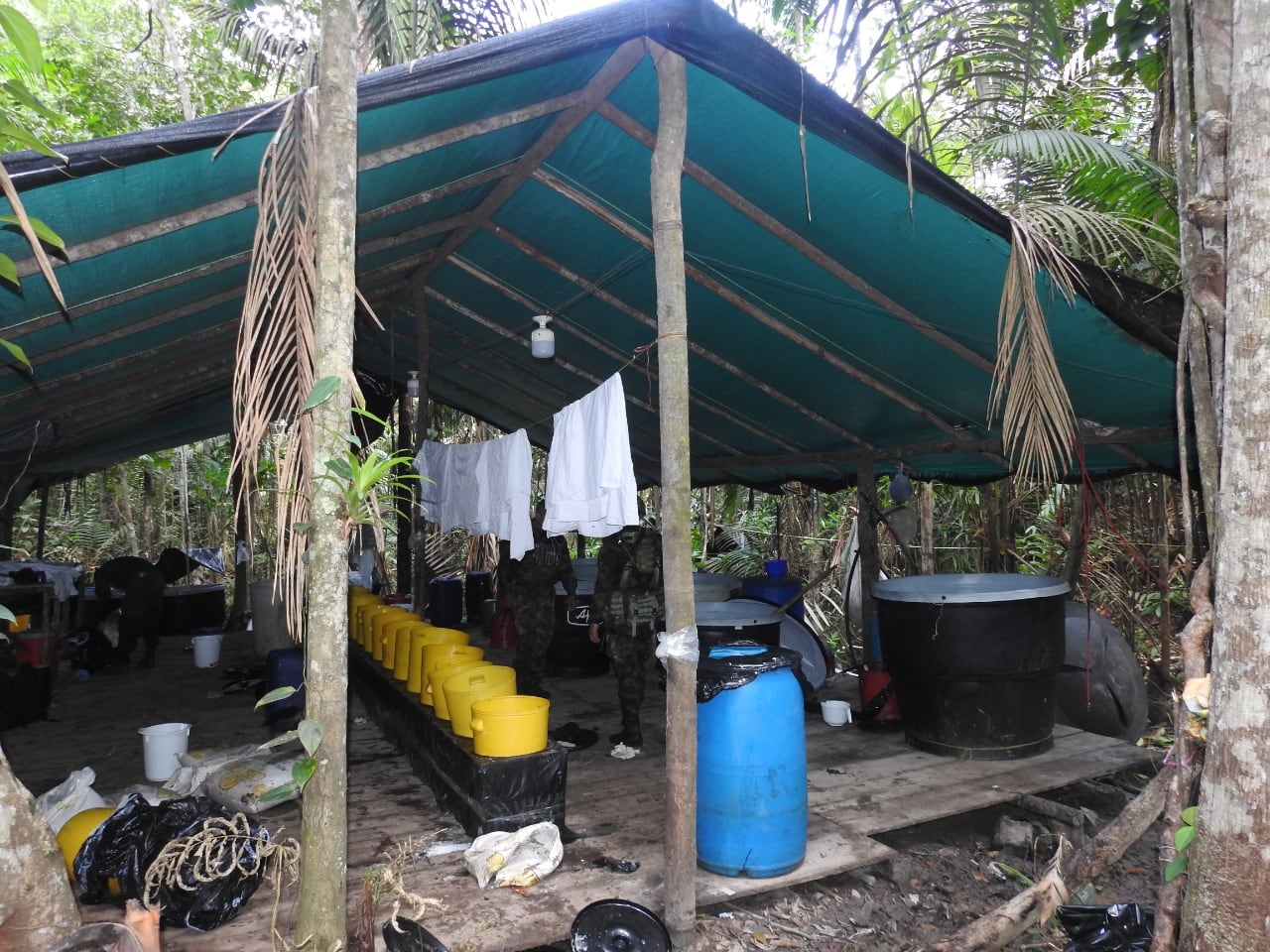 En los dos laboratorios fueron hallados 885 kilogramos entre clorhidrato de cocaína y pasta base de coca.