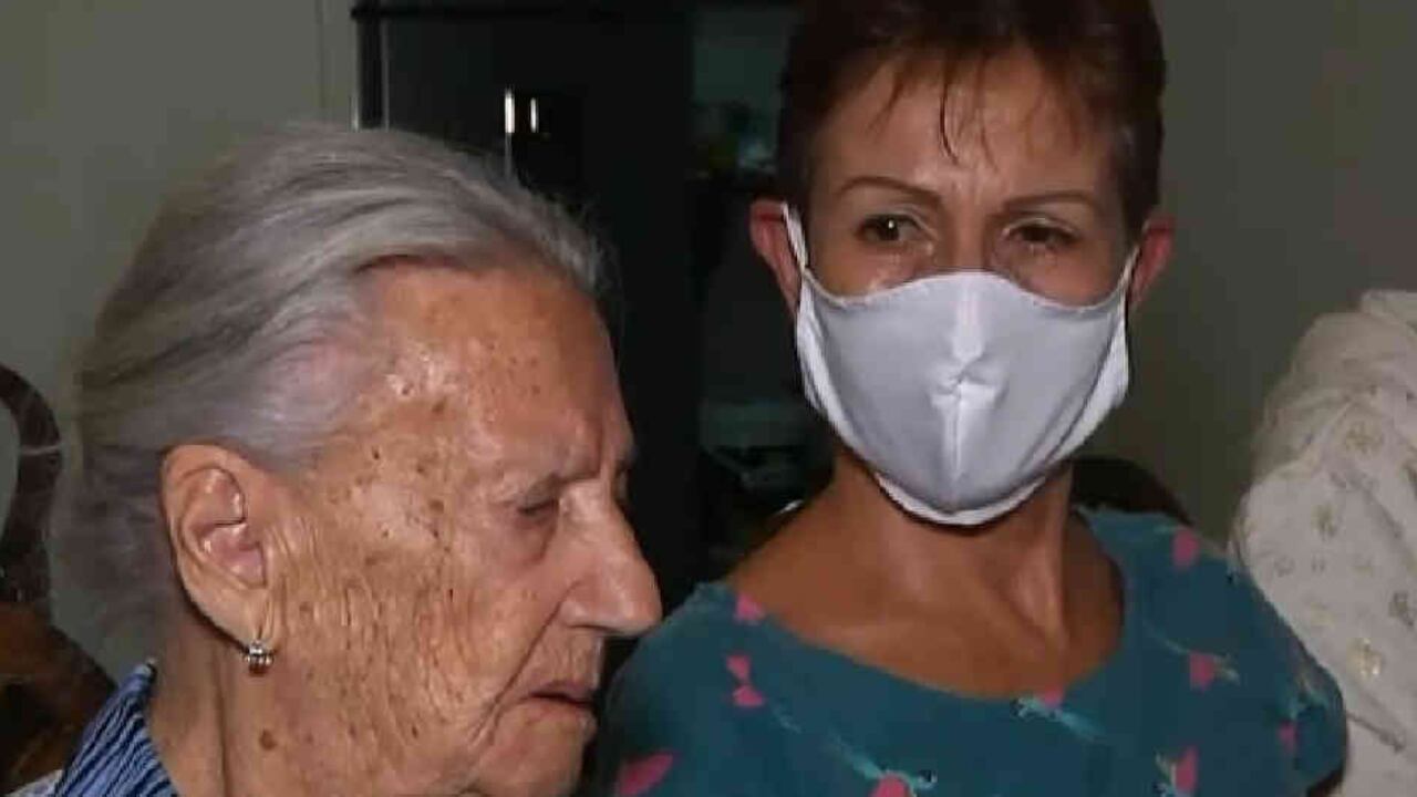 Captura de video / Coronavirus: abuela de 103 años crea empresa en cuarentena