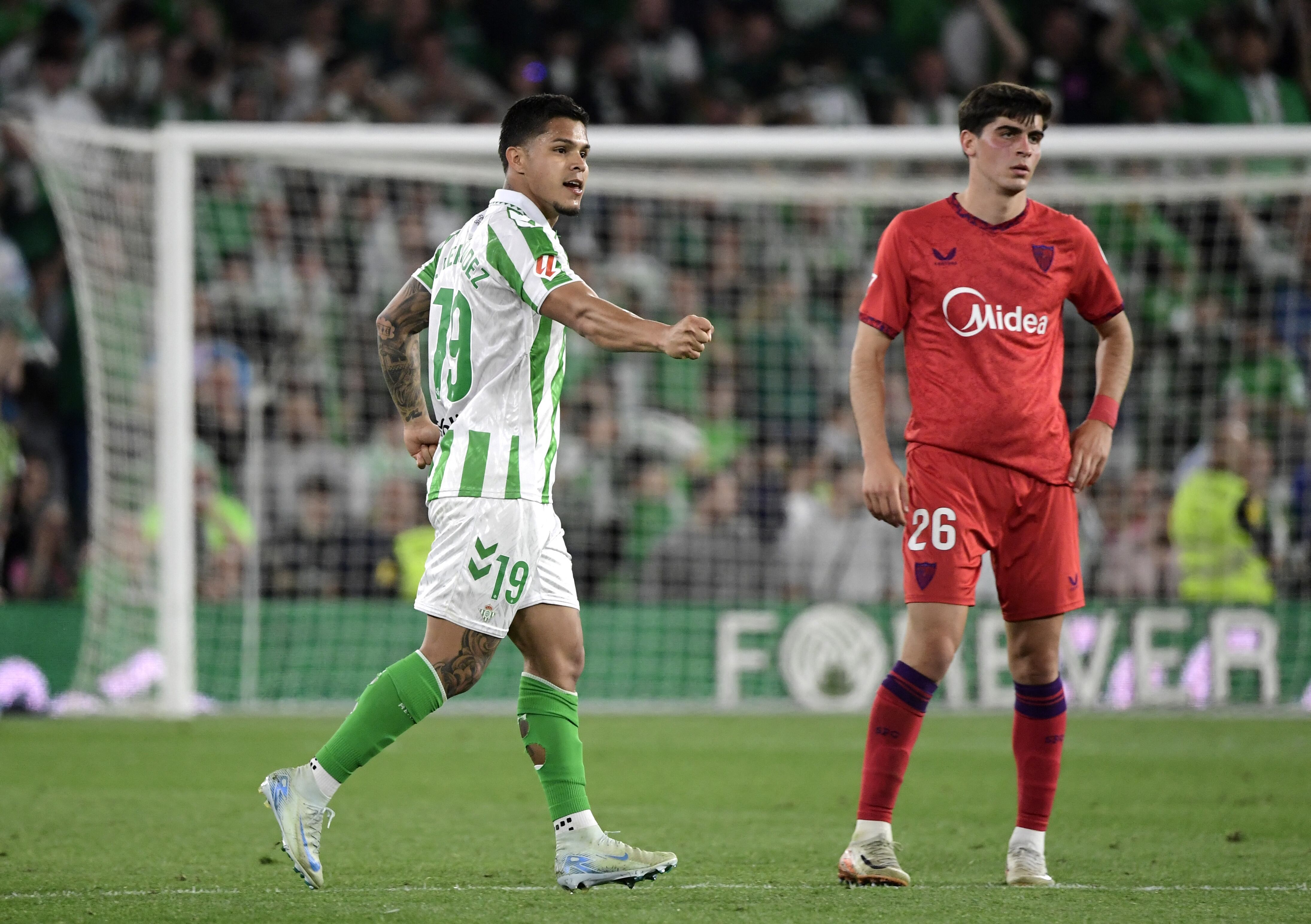 Segunda celebración de Cucho Hernández en su regreso a España