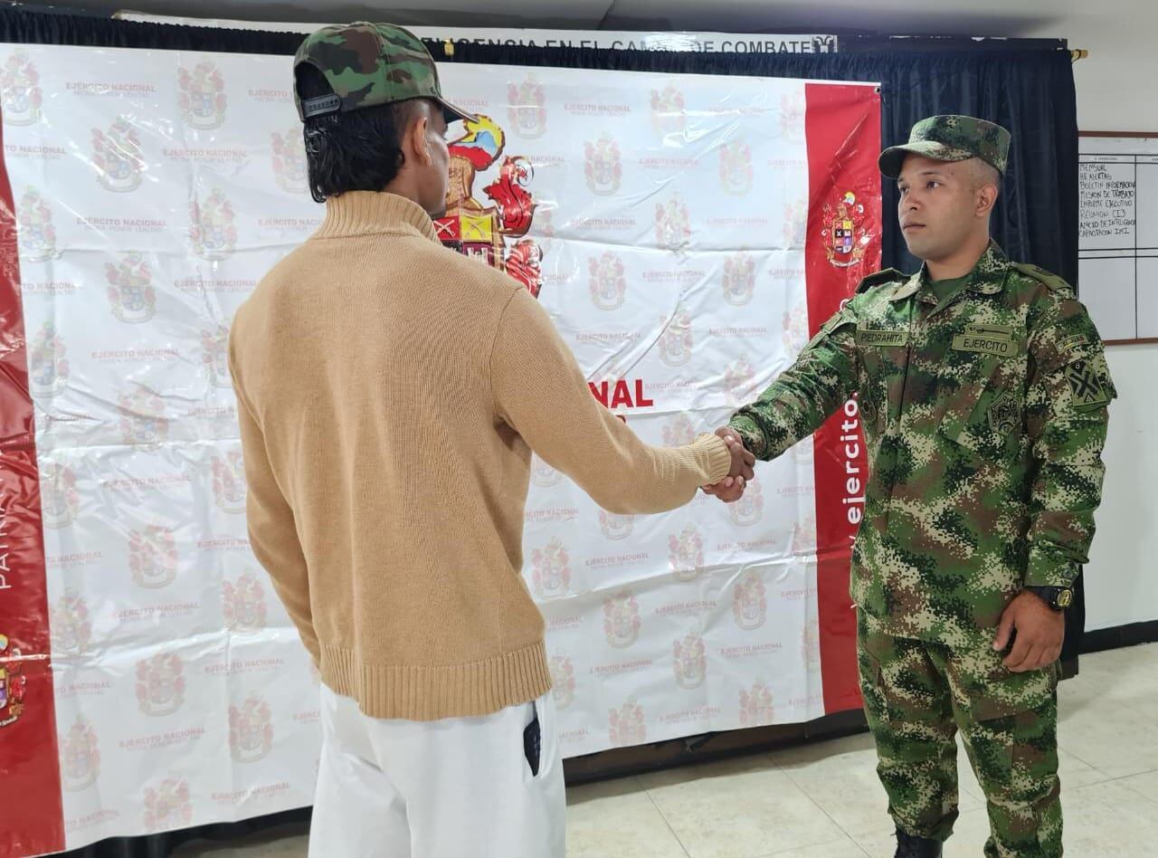 Este es uno de los presuntos integrantes del ELN que habría decidido entregarse al Ejército.