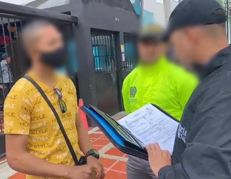 Momento en el que es capturado el hombre