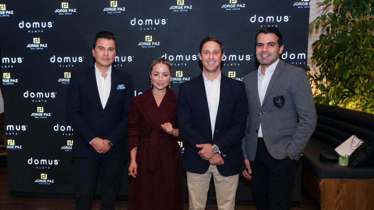 El empresario Jorge Paz junto a Diana García, Lorenzo de Santis y David Suárez.