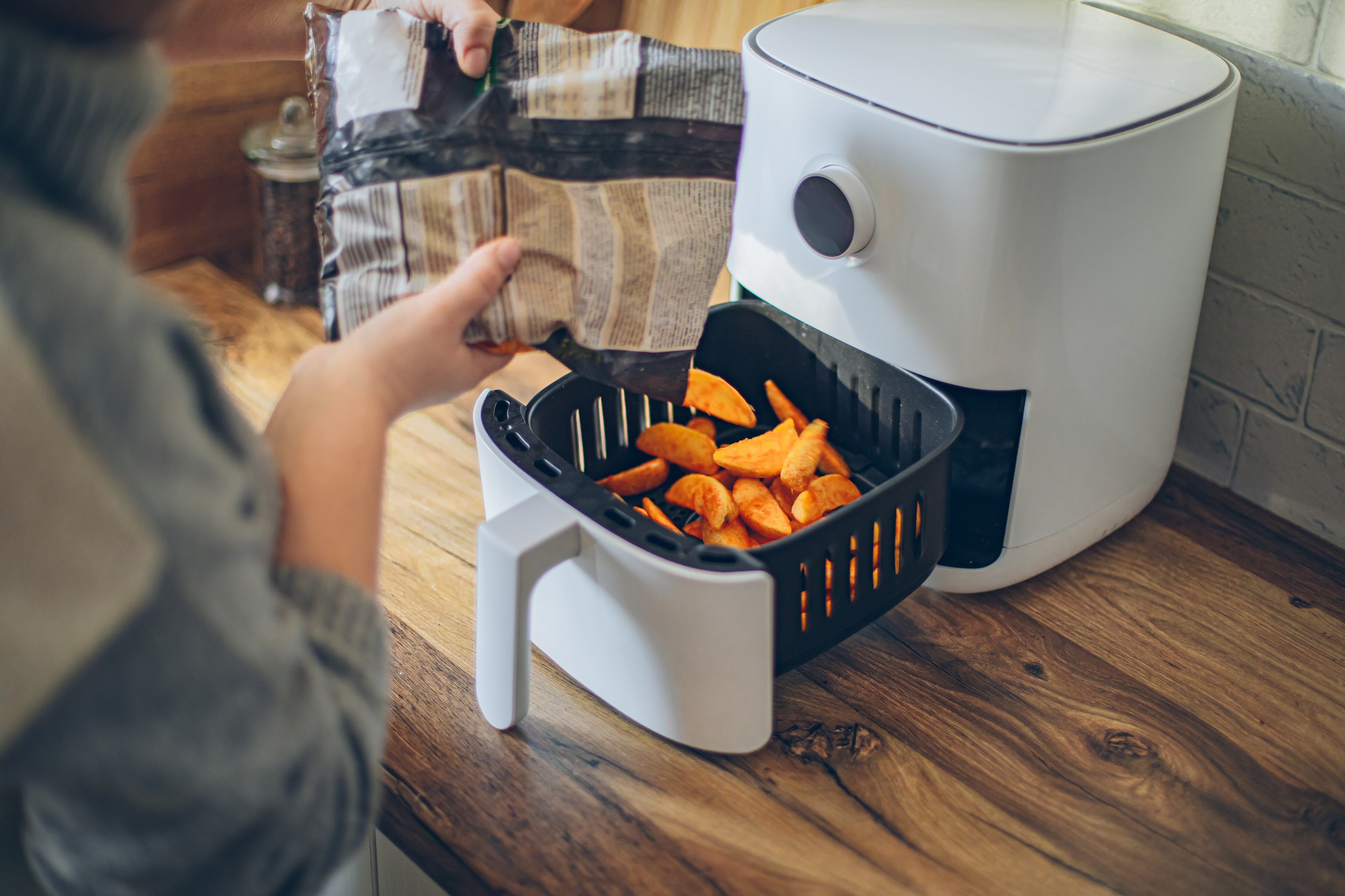 La Air Fryer es un electrodoméstico que facilita la cocción de alimentos.