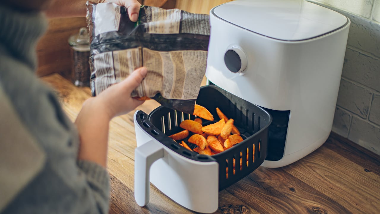La Air Fryer es un electrodoméstico que facilita la cocción de alimentos.