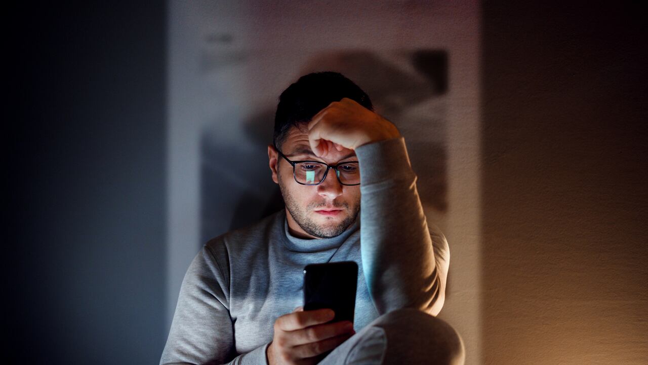 Guardianes digitales: Aplicaciones antivirus para salvaguardar su teléfono celular de posibles infecciones.