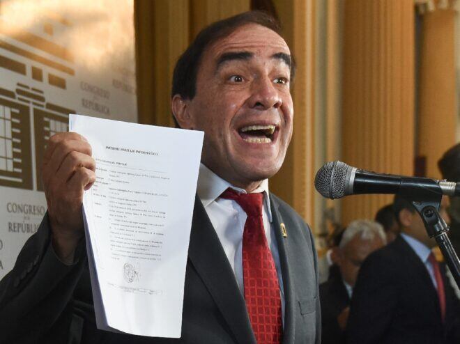 El coronavirus  se puede tratar con aguardiente, afirma candidato presidencial en Perú