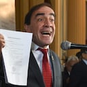 El coronavirus se puede tratar con aguardiente, afirma candidato presidencial en Perú