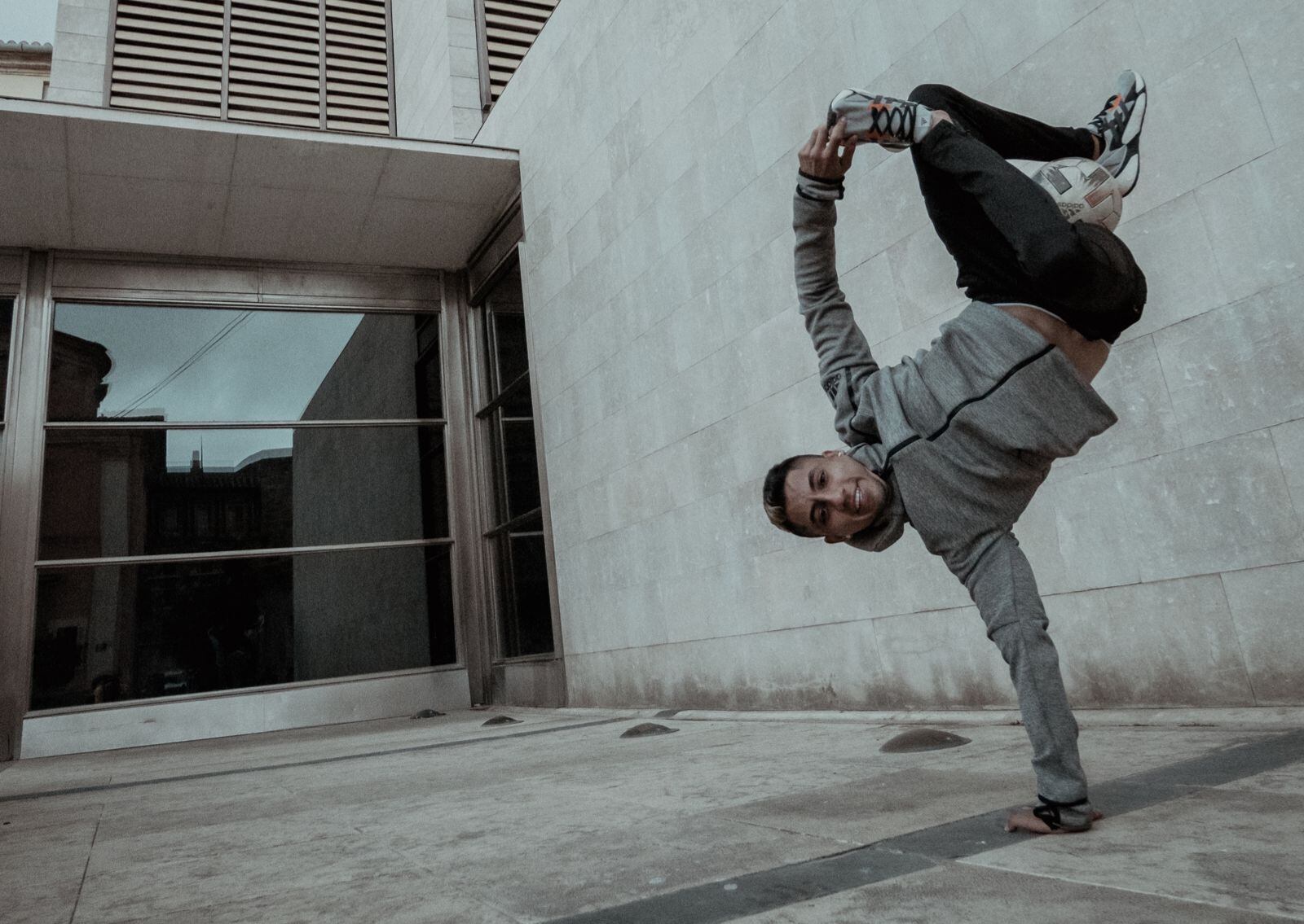 El deporte sigue dejando en alto a Colombia a nivel internacional. Este sábado, 20 de noviembre, Boyka Ortiz aseguró podio en el Mundial de Freestyle Fútbol de España.