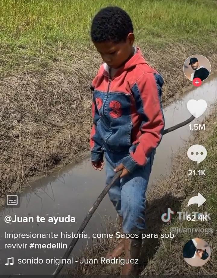 Niño que pesca sapos para comer en Medellín Foto: TikTok @juanrvlogs
