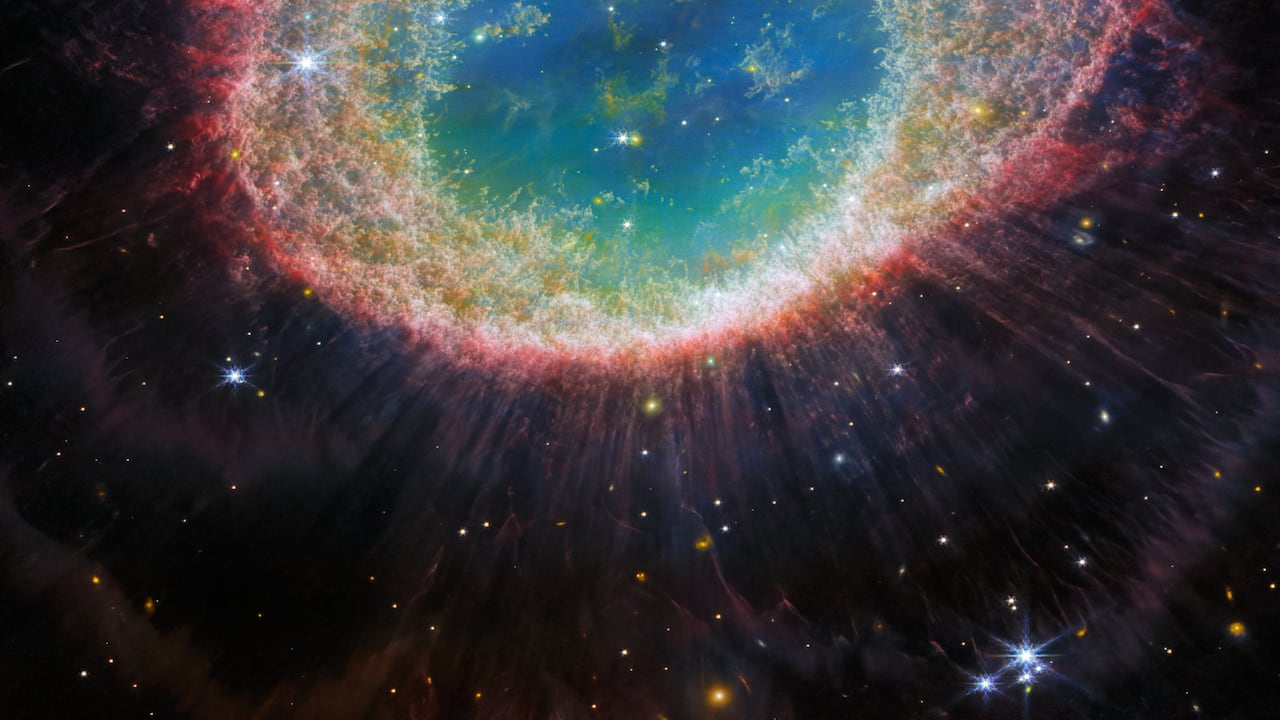 NASA publica la imagen más nítida de la Nebulosa del Anillo