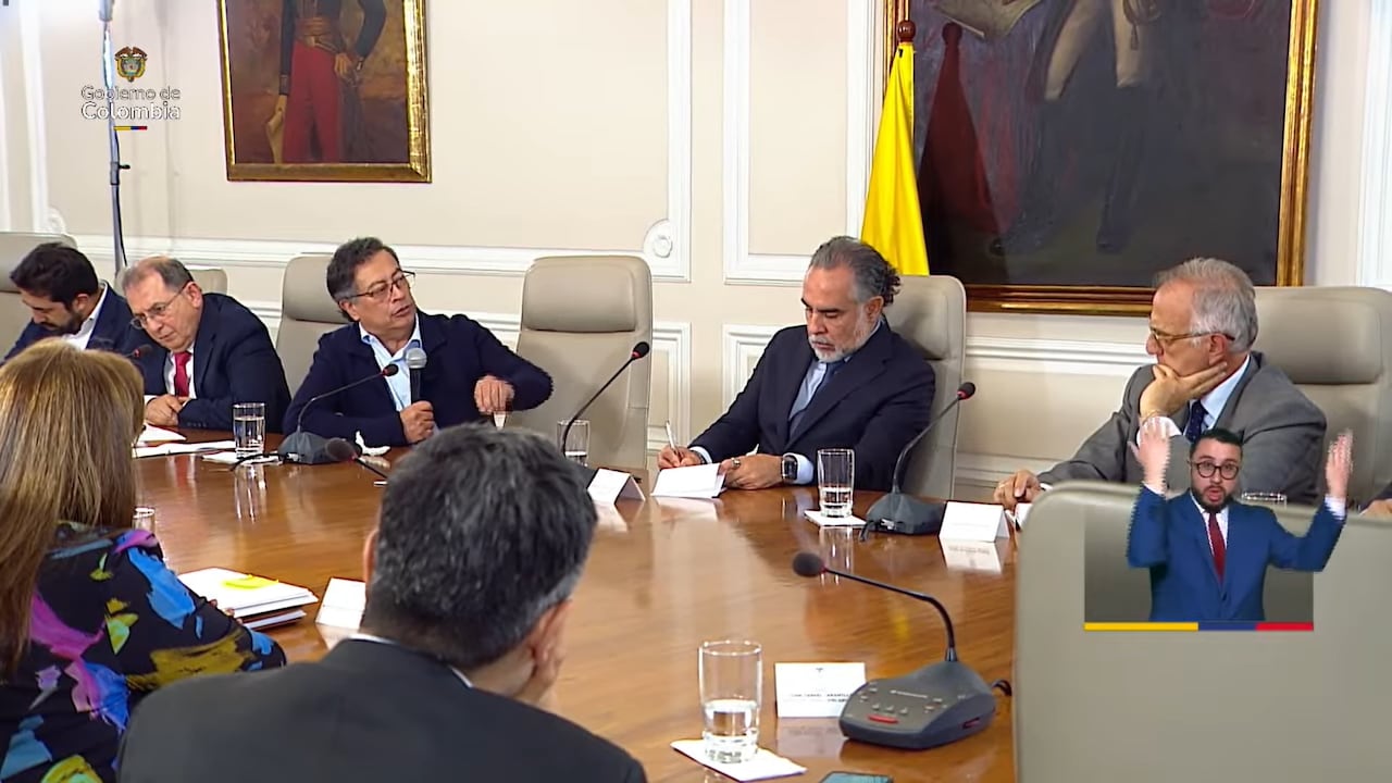 El presidente Gustavo Petro transmitió el Consejo de Ministros.