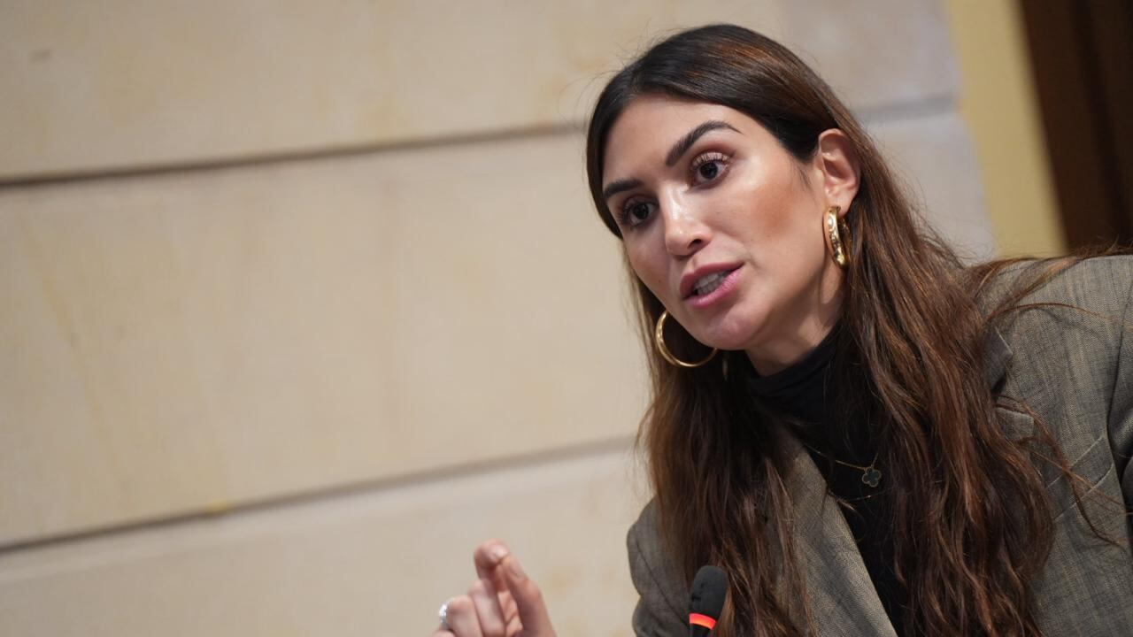 Robayo busca “haya más donantes a los bancos de alimentos que hoy vienen realizando un trabajo vital en las comunidades vulnerables, a través de beneficios tributarios en el impuesto de renta para los donantes, que pasaría de un 25 % al 40 % y en situación de emergencia hasta del 50 %”. Foto: oficina de prensa