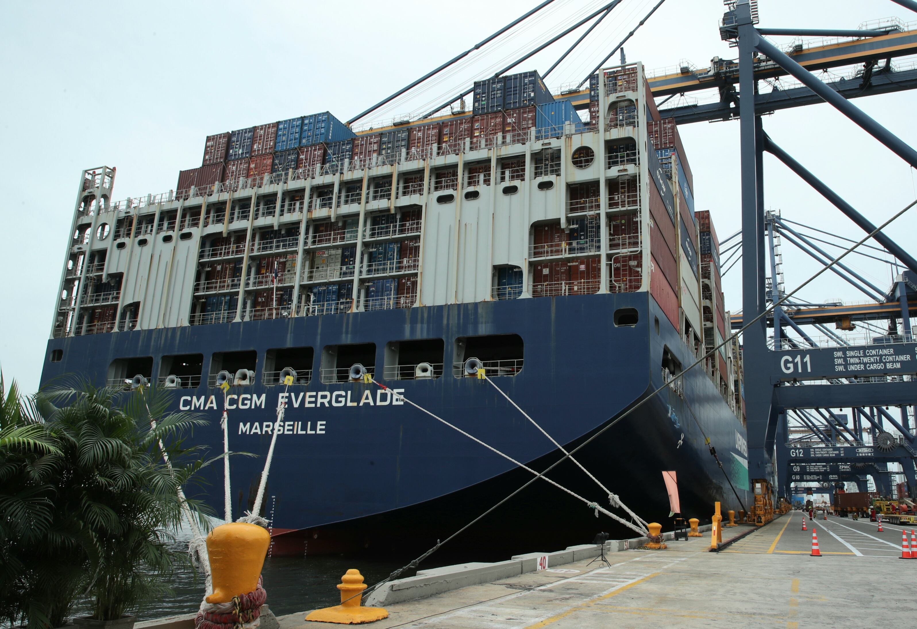 Llegada de los vagones del metro de Bogotá, al puerto de Cartagena