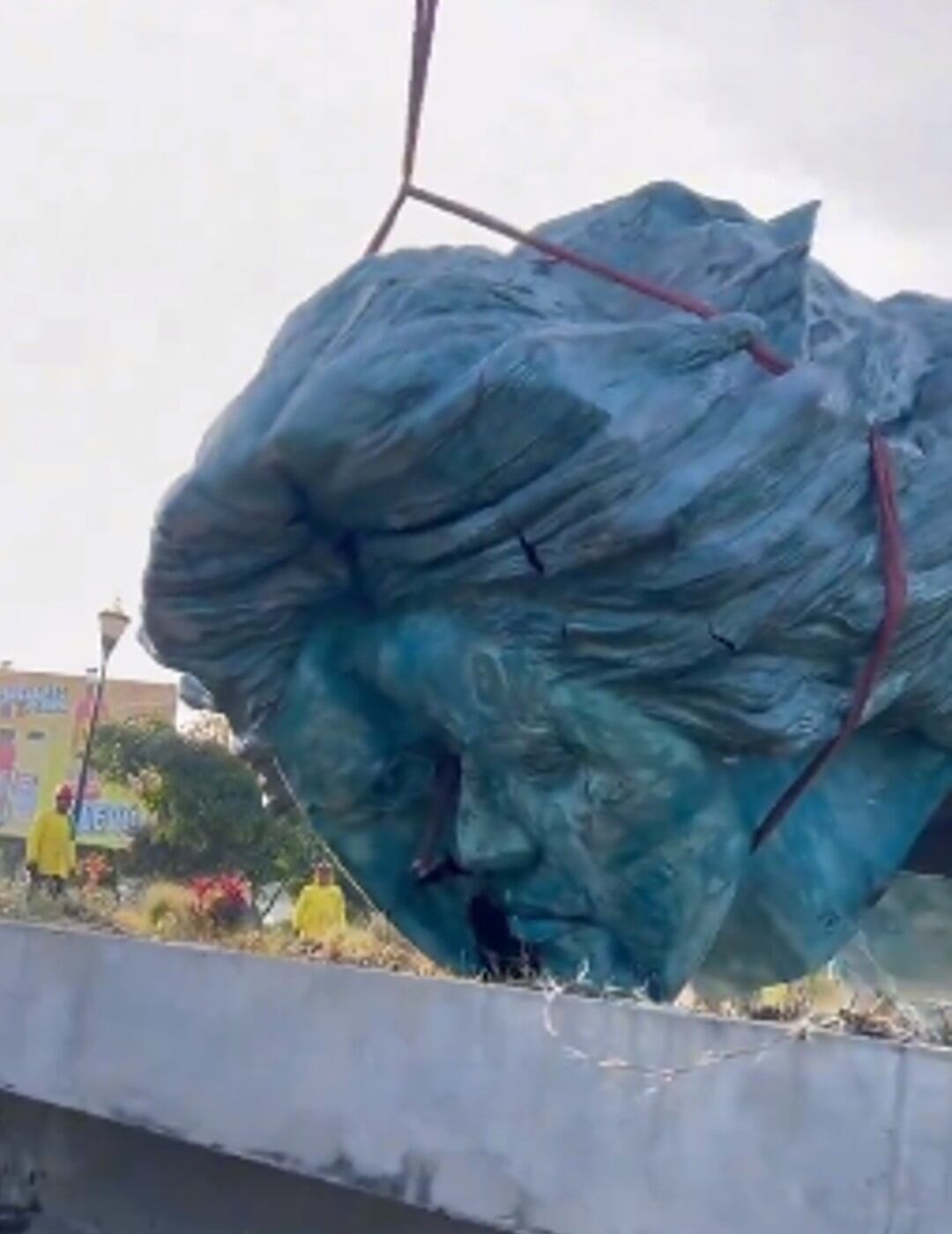 El monumento fue inaugurado por el gobierno de izquierda (FMLN) en 2017.