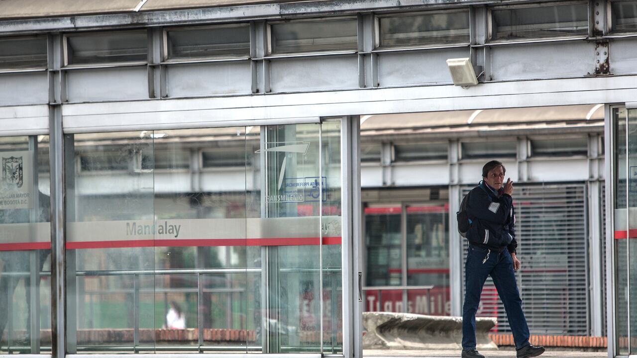 Cuarentena estricta transmilenio