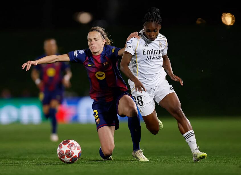 Linda Caicedo fue protagonista con dos goles en la derrota del Real Madrid frente al FC Barcelona.