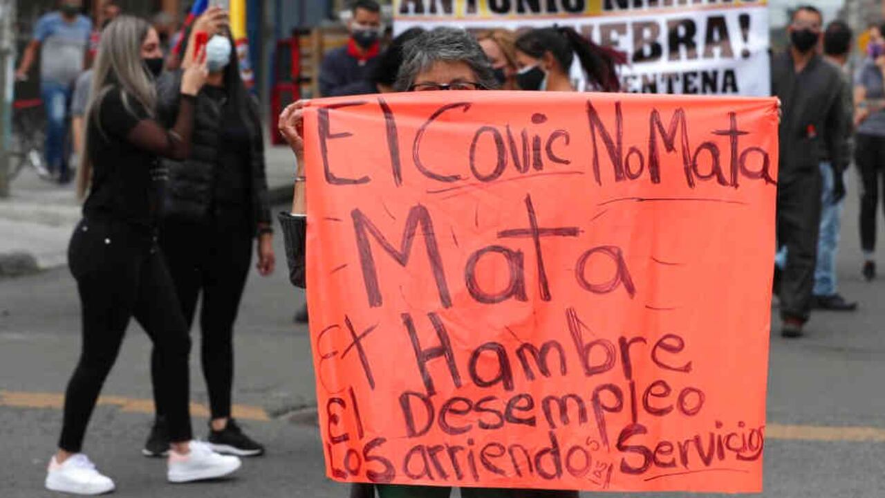 Alrededor de Latinoamérica personas han salido a las calles a protestar por la crisis social y económica.